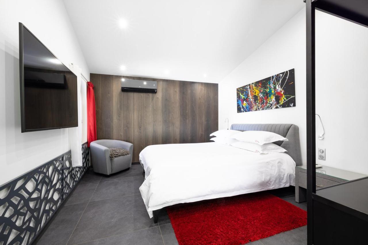 The Address 5* Cassis